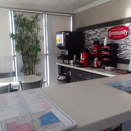 Howard Johnson By Wyndham Historic Lake Charles Exteriör bild
