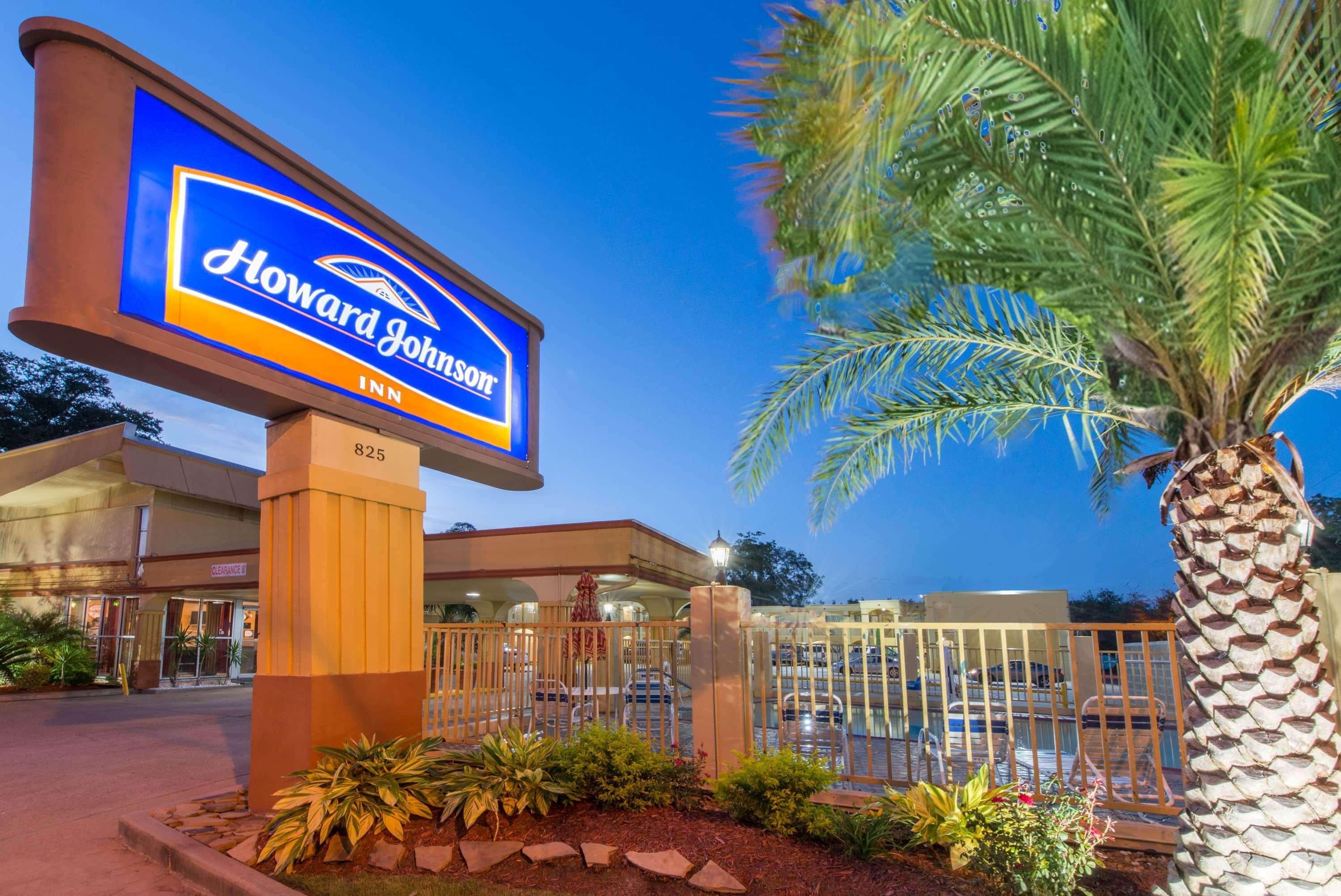 Howard Johnson By Wyndham Historic Lake Charles Hotell Exteriör bild