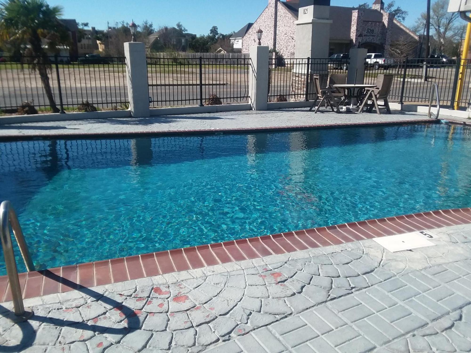Howard Johnson By Wyndham Historic Lake Charles Exteriör bild